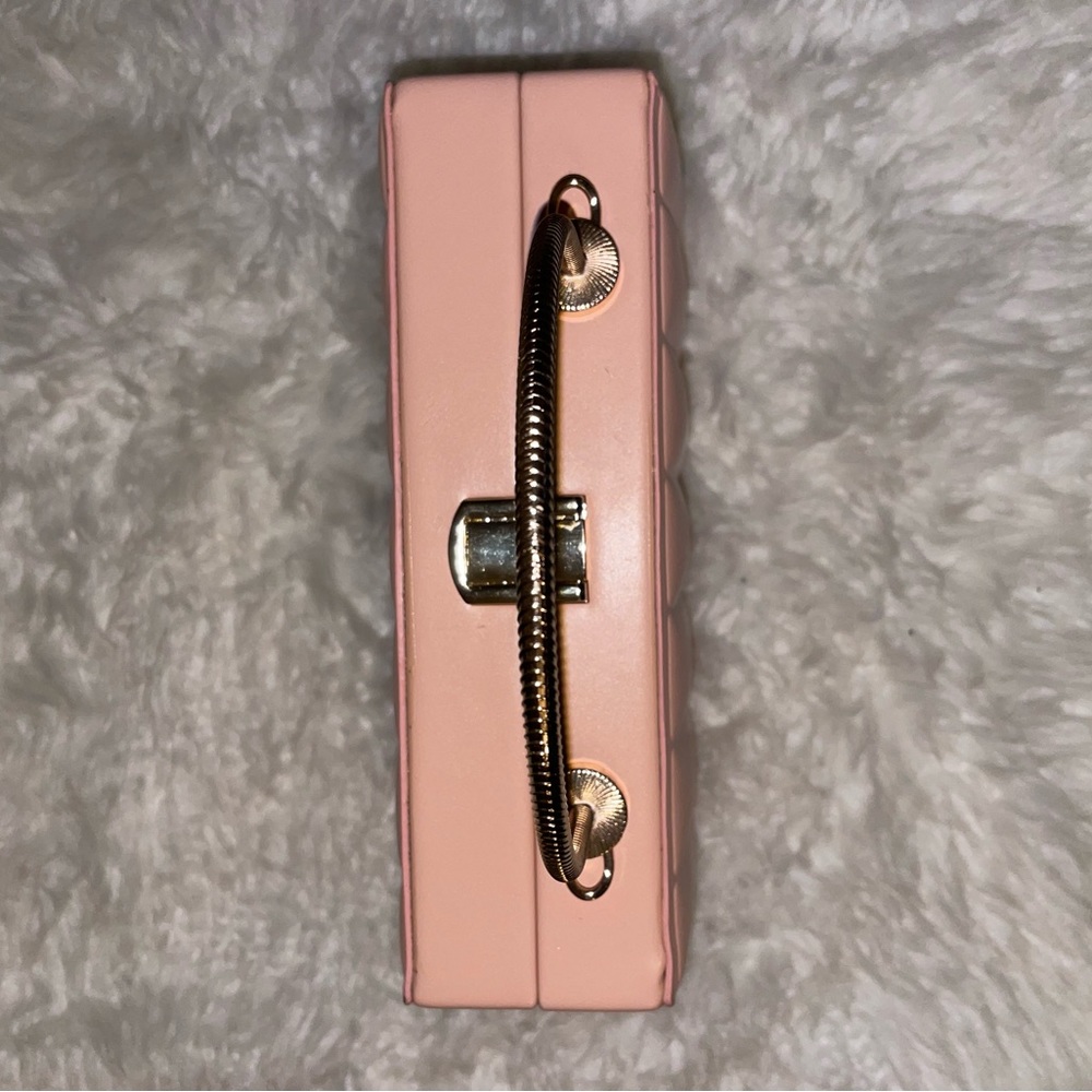 Boutique Chained Clutch/Crossbody🍑✨ - Picture 3 of 4